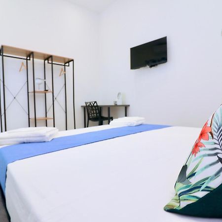 Airport Guest Houses Naples Extérieur photo