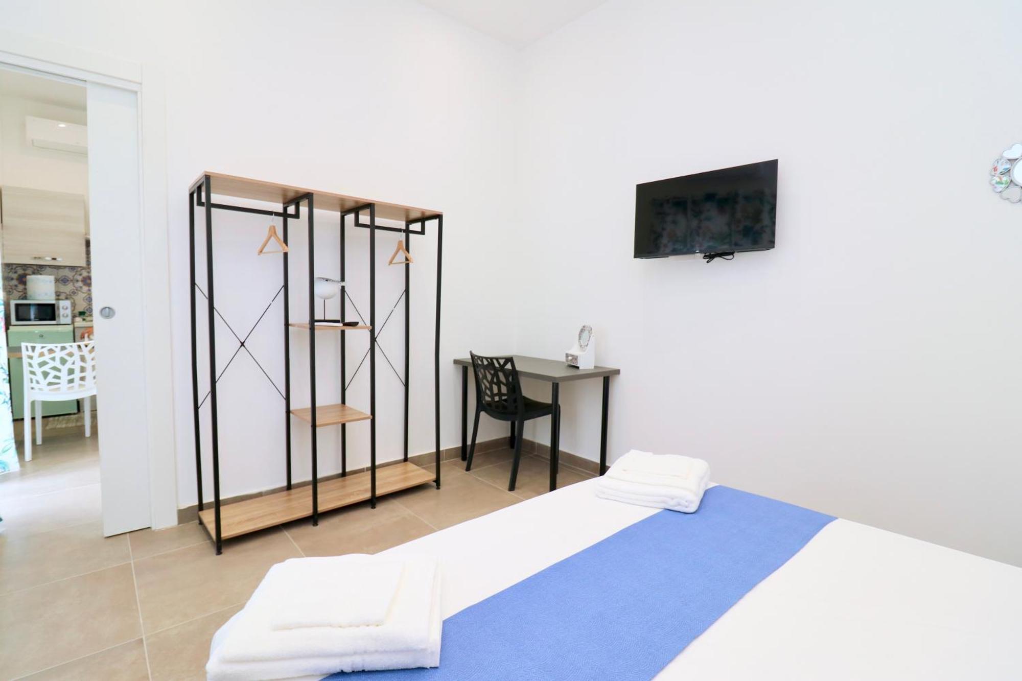 Airport Guest Houses Naples Extérieur photo