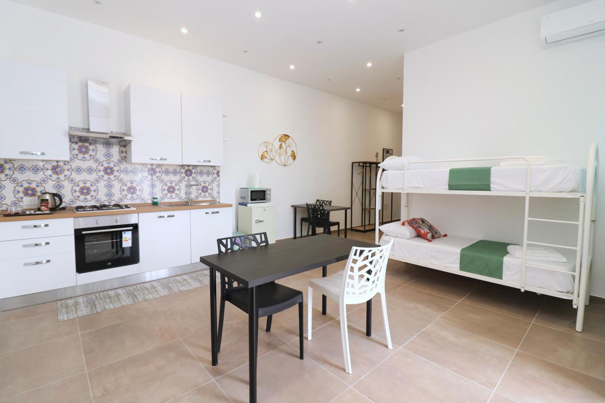 Airport Guest Houses Naples Extérieur photo