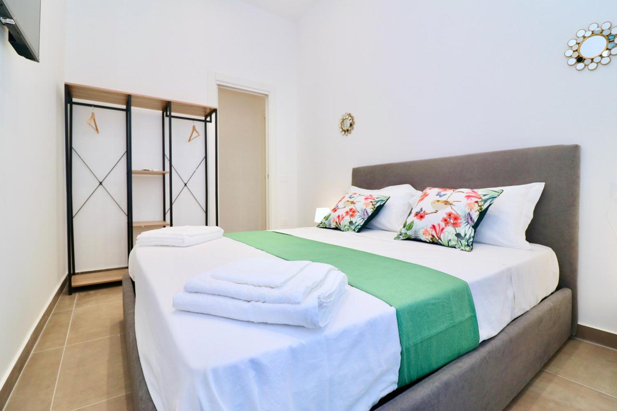 Airport Guest Houses Naples Extérieur photo