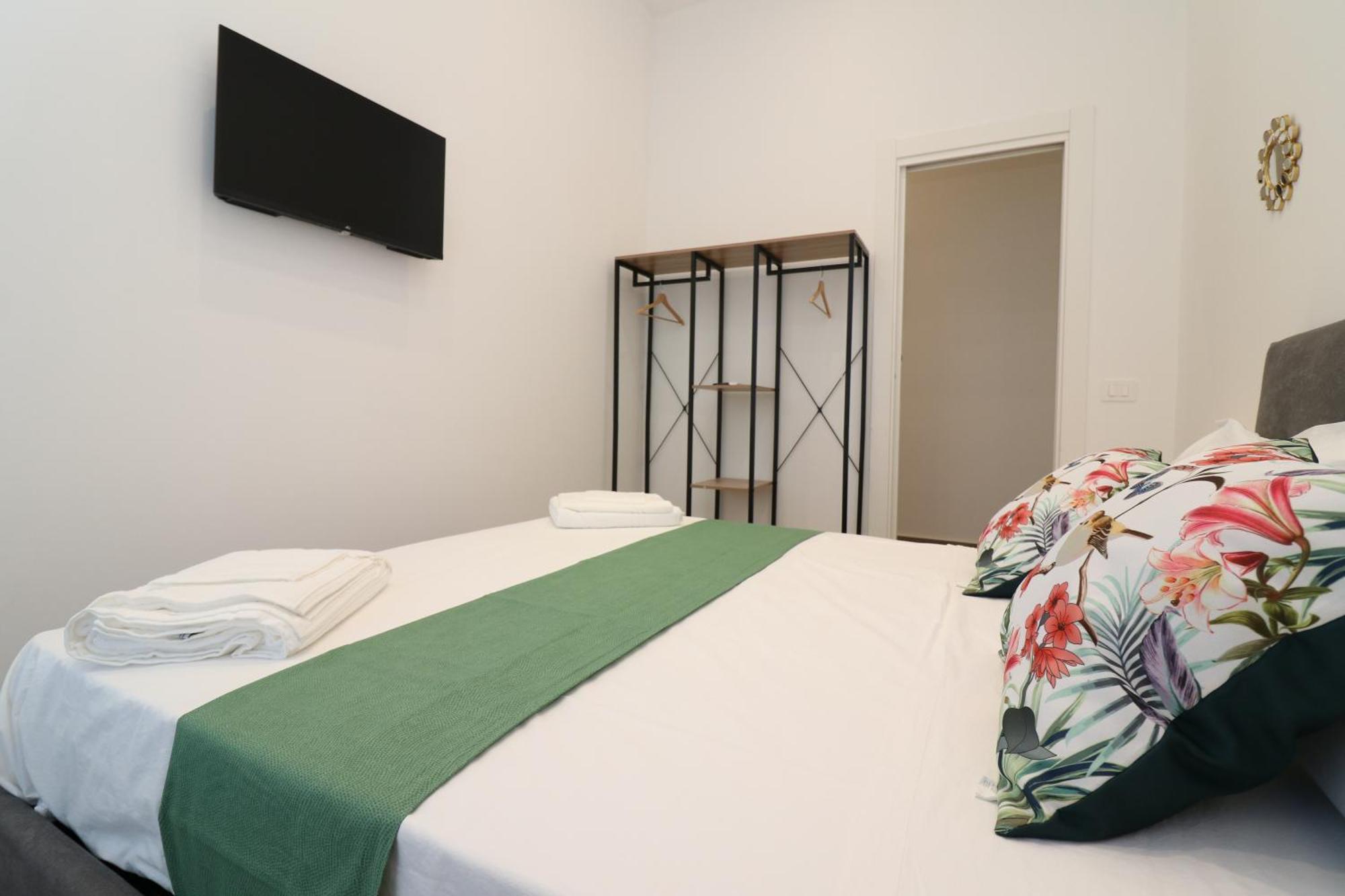 Airport Guest Houses Naples Extérieur photo