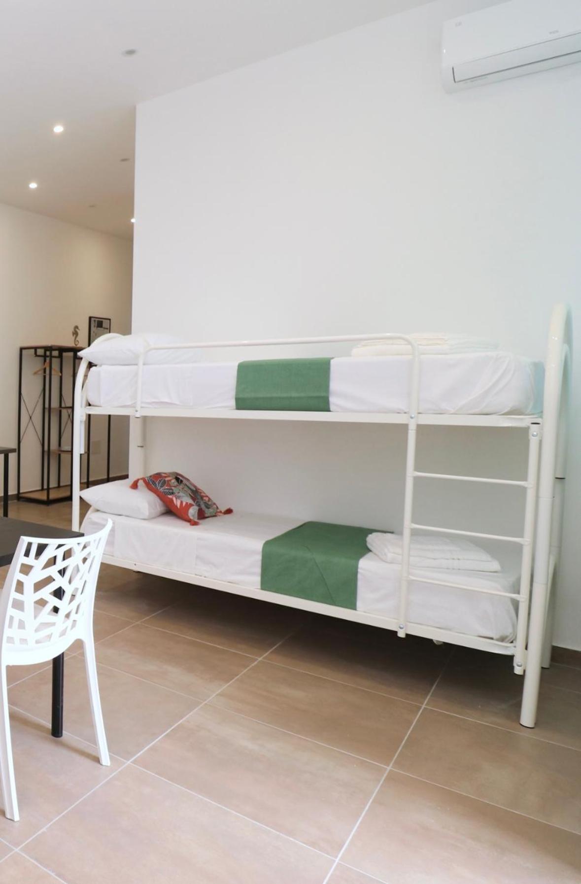 Airport Guest Houses Naples Extérieur photo